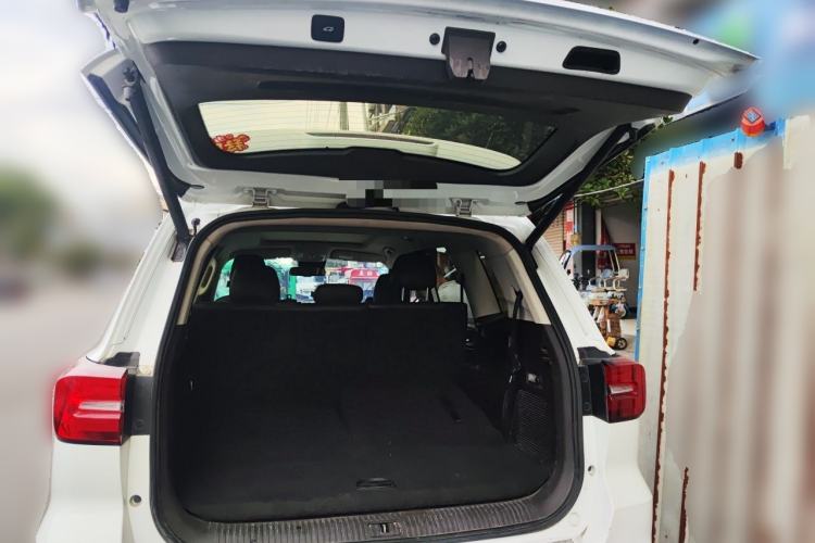 Used Roewe RX8 2018 30T Smart Connectivity Two-Wheel Drive Supreme Edition Trunk