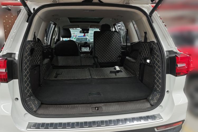 Used Roewe RX8 2018 30T Smart Connectivity Two-Wheel Drive Supreme Edition Trunk