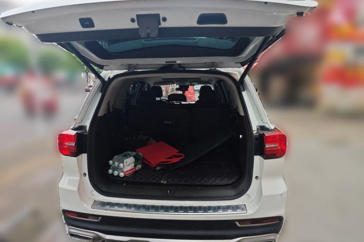Used Roewe RX8 2018 30T Smart Connectivity Two-Wheel Drive Flagship Edition Trunk