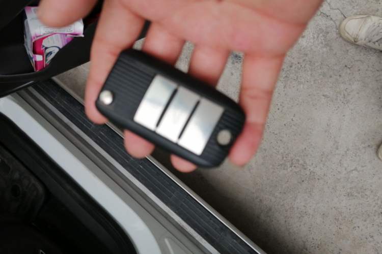 Used Roewe RX8 2018 30T Smart Connectivity Two-Wheel Drive Supreme Edition Vehicle Key