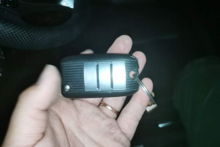 Used Roewe RX8 2018 30T Smart Connectivity Four-Wheel Drive Flagship Edition Vehicle Key