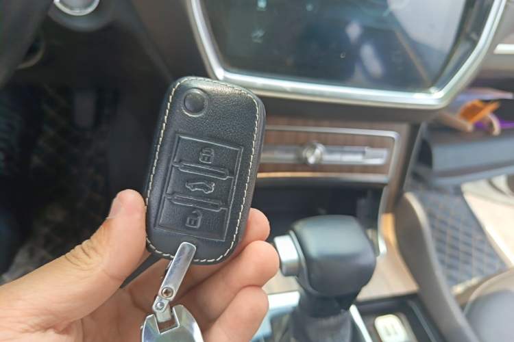 Used Roewe RX8 2018 30T Smart Connectivity Two-Wheel Drive Flagship Edition Vehicle Key