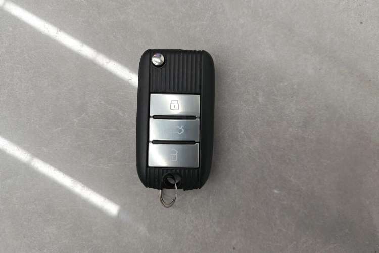 Used Roewe RX8 2018 30T Smart Connectivity Two-Wheel Drive Flagship Edition Vehicle Key