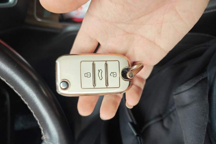 Used Roewe RX8 2018 30T Smart Connectivity Two-Wheel Drive Flagship Edition Vehicle Key