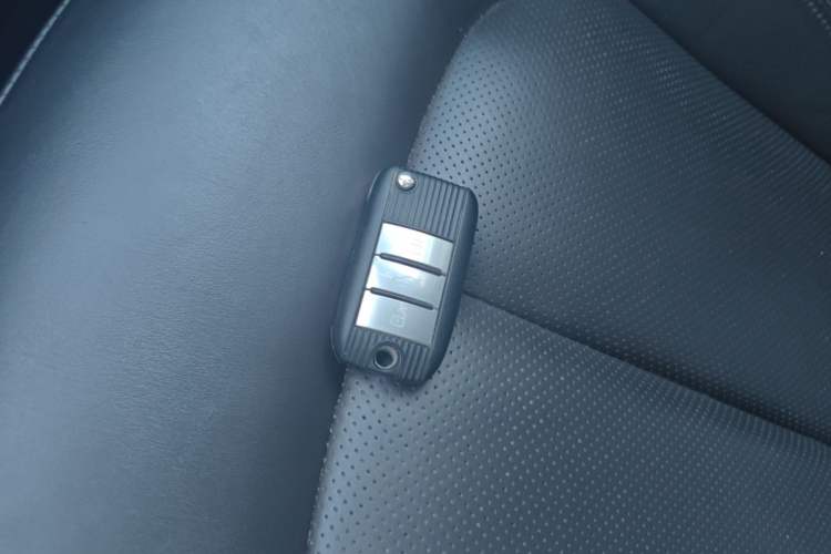 Used Roewe RX8 2018 30T Smart Connectivity Two-Wheel Drive Flagship Edition Vehicle Key