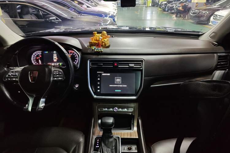Used Roewe RX8 2019 30T Smart Connectivity Two-Wheel Drive Supreme Flagship Edition Audio And AC Panel