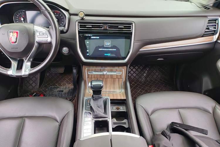 Used Roewe RX8 2019 30T Smart Connectivity Two-Wheel Drive Supreme Flagship Edition Audio And AC Panel