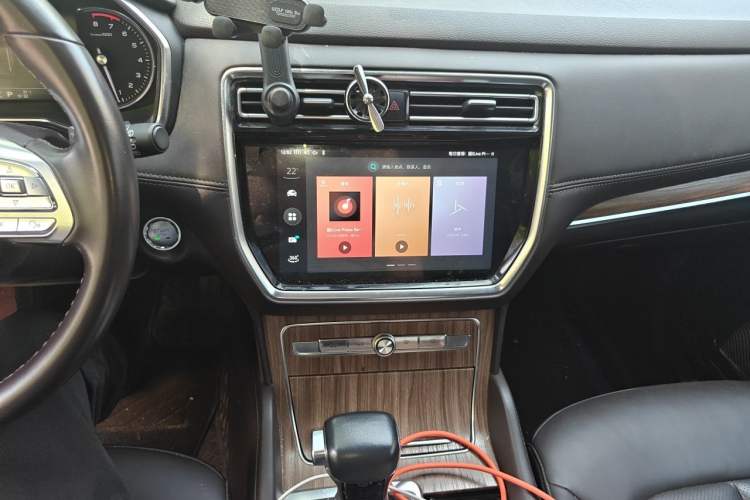 Used Roewe RX8 2019 30T Smart Connectivity Four-Wheel Drive Supreme Flagship Edition Audio And AC Panel