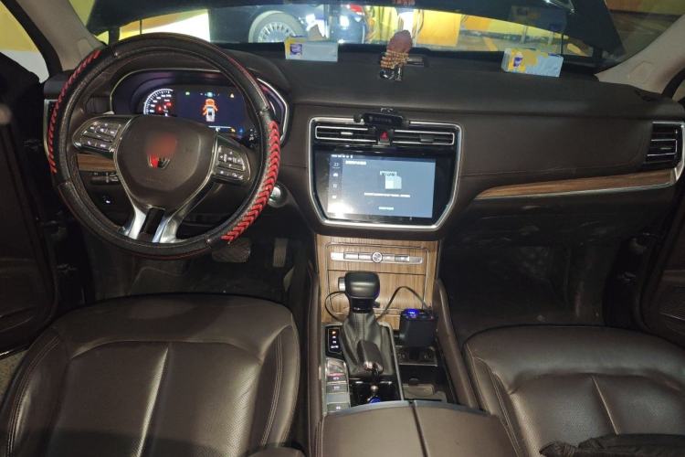 Used Roewe RX8 2019 30T Smart Connectivity Two-Wheel Drive Supreme Flagship Edition Center Console