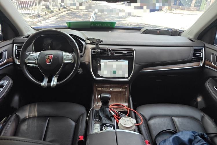 Used Roewe RX8 2019 30T Smart Connectivity Four-Wheel Drive Supreme Flagship Edition Center Console