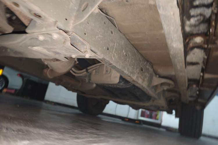 Used Roewe RX8 2019 30T Smart Connectivity Two-Wheel Drive Supreme Flagship Edition Chassis Front Left