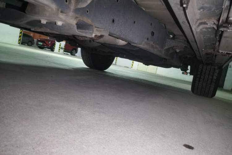 Used Roewe RX8 2019 30T Smart Connectivity Two-Wheel Drive Supreme Flagship Edition Chassis Front Left