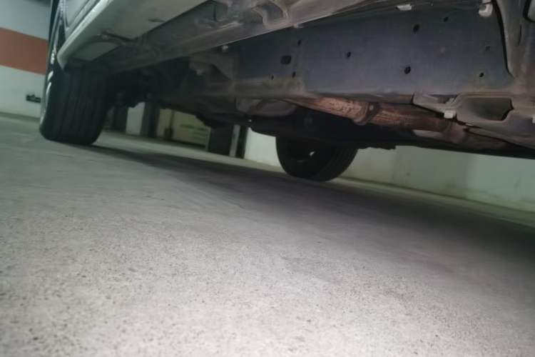 Used Roewe RX8 2019 30T Smart Connectivity Two-Wheel Drive Supreme Flagship Edition Chassis Front Right