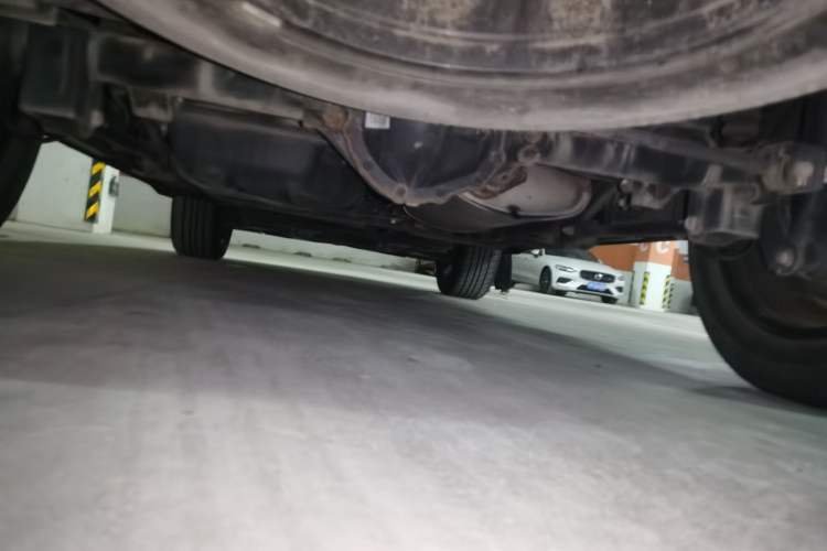 Used Roewe RX8 2019 30T Smart Connectivity Two-Wheel Drive Supreme Flagship Edition Chassis Rear