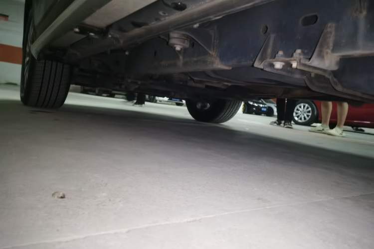 Used Roewe RX8 2019 30T Smart Connectivity Two-Wheel Drive Supreme Flagship Edition Chassis Rear Left
