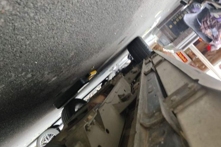 Used Roewe RX8 2019 30T Smart Connectivity Two-Wheel Drive Supreme Flagship Edition Chassis Rear Left