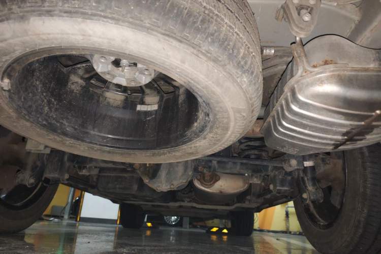 Used Roewe RX8 2019 30T Smart Connectivity Two-Wheel Drive Supreme Flagship Edition Chassis Rear