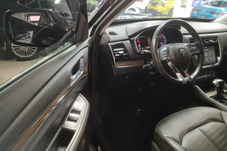 Used Roewe RX8 2019 30T Smart Connectivity Two-Wheel Drive Supreme Flagship Edition Driver Seat