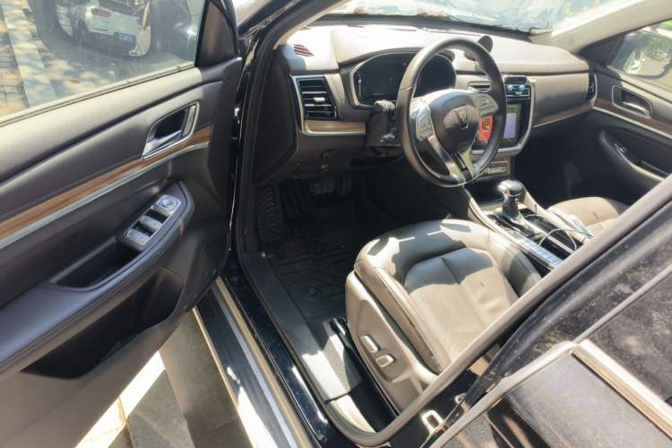 Used Roewe RX8 2019 30T Smart Connectivity Two-Wheel Drive Supreme Flagship Edition Driver Seat