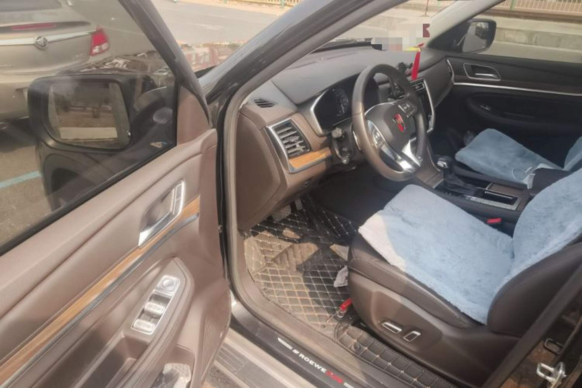 Used Roewe RX8 2019 30T Smart Connectivity Two-Wheel Drive Supreme Flagship Edition Driver Seat