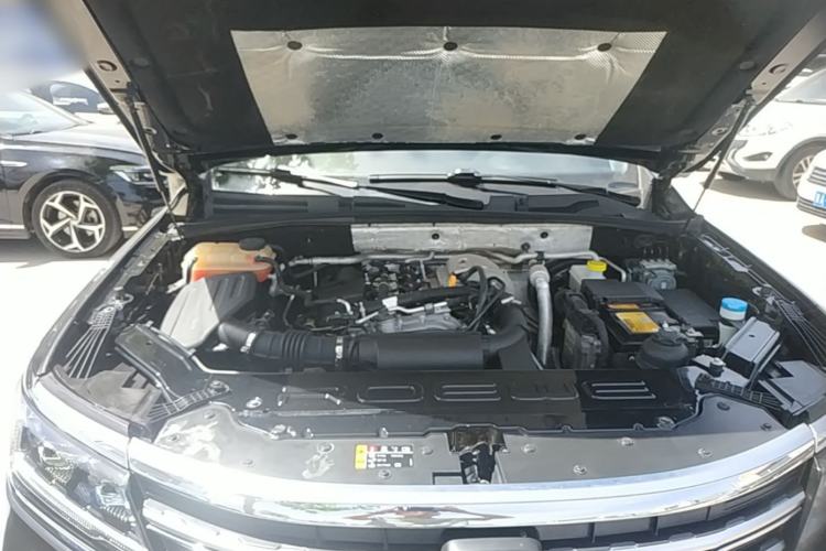 Used Roewe RX8 2019 30T Smart Connectivity Two-Wheel Drive Supreme Flagship Edition Engine Bay