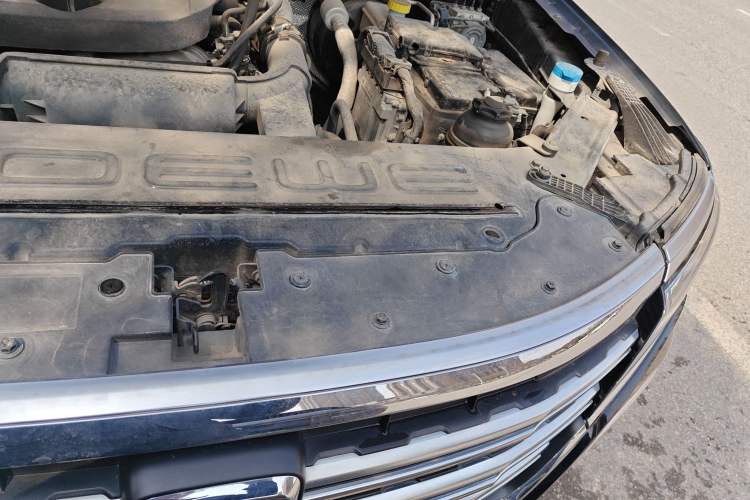 Used Roewe RX8 2019 30T Smart Connectivity Four-Wheel Drive Supreme Flagship Edition Engine Bay Left
