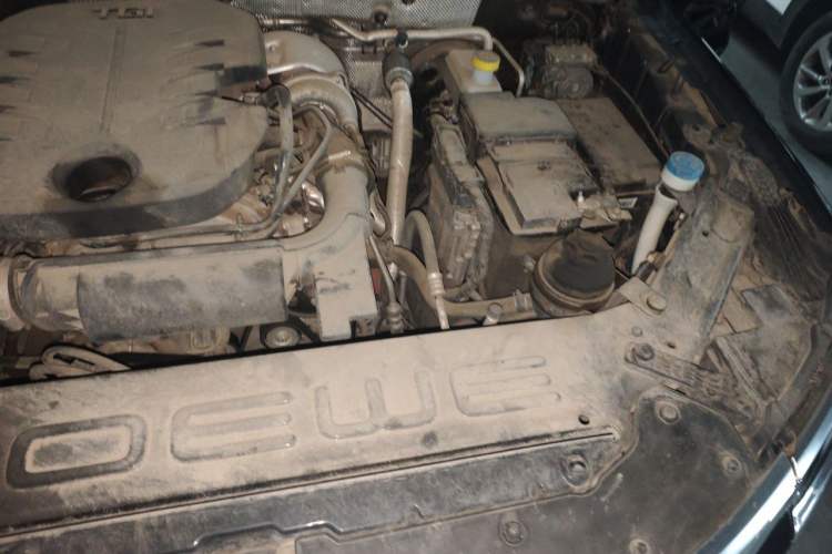 Used Roewe RX8 2019 30T Smart Connectivity Two-Wheel Drive Supreme Flagship Edition Engine Bay Left