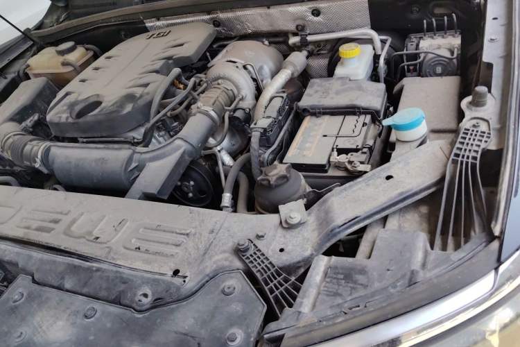 Used Roewe RX8 2019 30T Smart Connectivity Four-Wheel Drive Supreme Flagship Edition Engine Bay Left