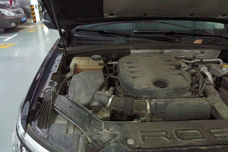 Used Roewe RX8 2019 30T Smart Connectivity Two-Wheel Drive Supreme Flagship Edition Engine Bay Right
