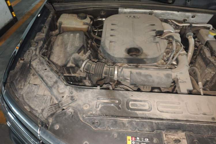 Used Roewe RX8 2019 30T Smart Connectivity Two-Wheel Drive Supreme Flagship Edition Engine Bay Right