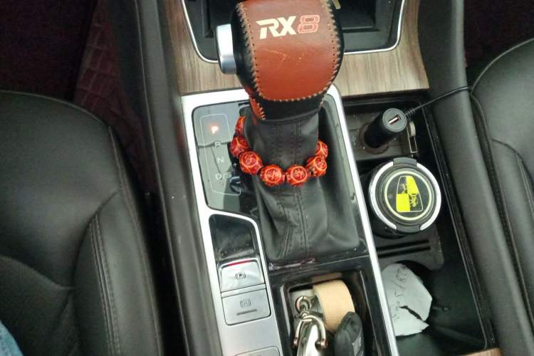 Used Roewe RX8 2019 30T Smart Connectivity Two-Wheel Drive Supreme Flagship Edition Gear Lever
