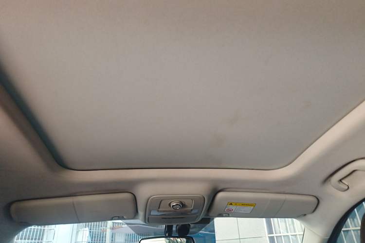 Used Roewe RX8 2019 30T Smart Connectivity Two-Wheel Drive Supreme Flagship Edition Headliner