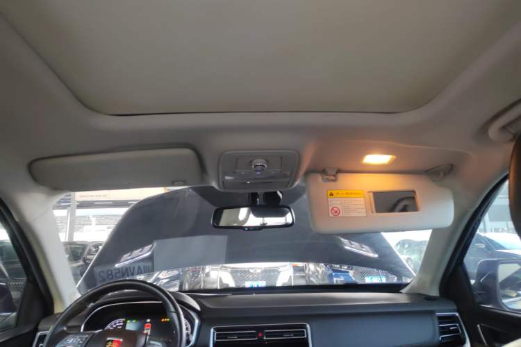 Used Roewe RX8 2019 30T Smart Connectivity Two-Wheel Drive Supreme Flagship Edition Headliner