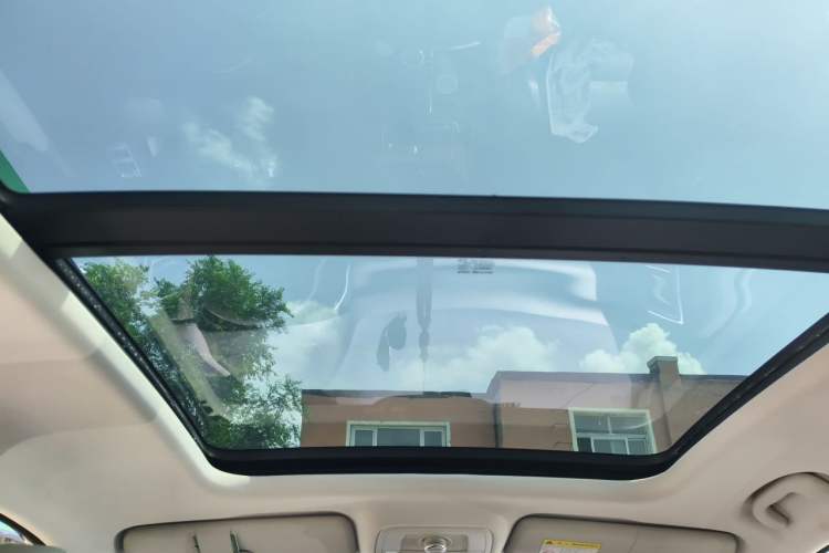 Used Roewe RX8 2019 30T Smart Connectivity Four-Wheel Drive Supreme Flagship Edition Headliner