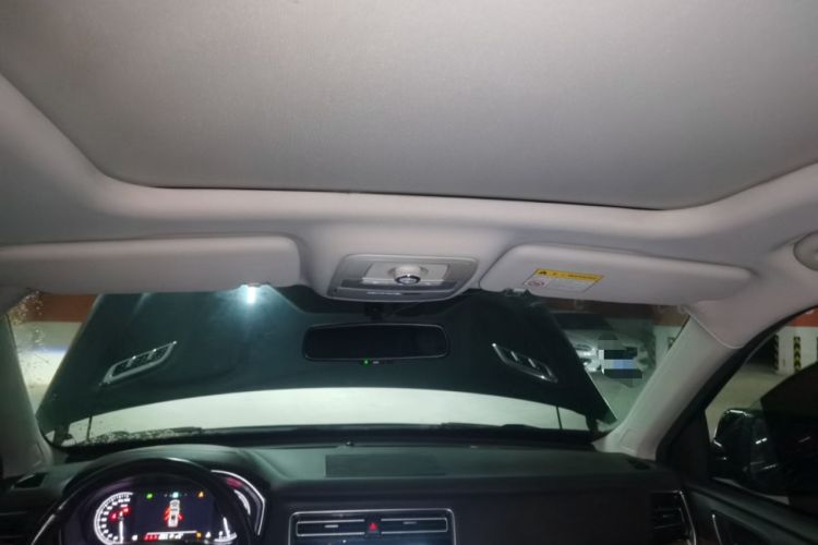 Used Roewe RX8 2019 30T Smart Connectivity Two-Wheel Drive Supreme Flagship Edition Headliner