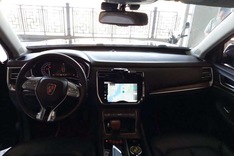 Used Roewe RX8 2019 30T Smart Connectivity Two-Wheel Drive Supreme Flagship Edition Headliner