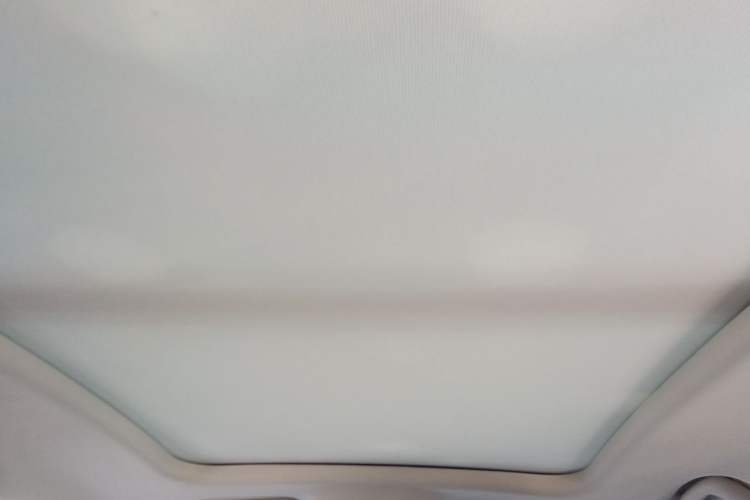 Used Roewe RX8 2019 30T Smart Connectivity Two-Wheel Drive Supreme Flagship Edition Headliner