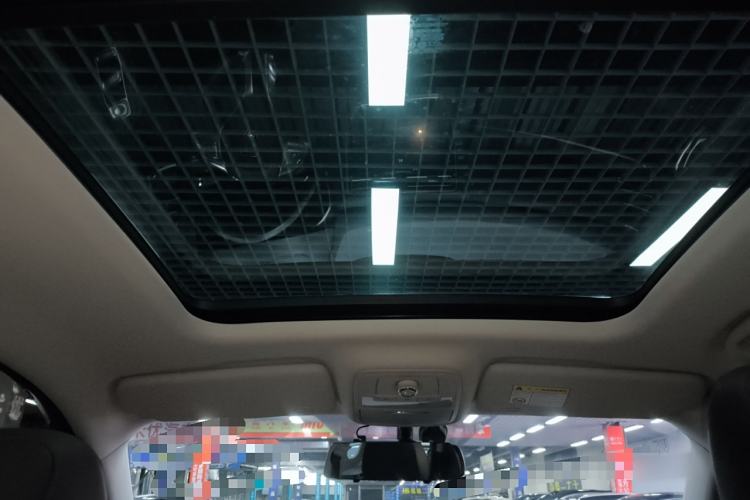 Used Roewe RX8 2019 30T Smart Connectivity Two-Wheel Drive Supreme Flagship Edition Headliner