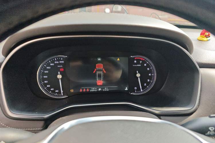 Used Roewe RX8 2019 30T Smart Connectivity Two-Wheel Drive Supreme Flagship Edition Instrument Cluster