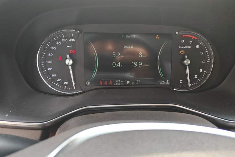 Used Roewe RX8 2019 30T Smart Connectivity Four-Wheel Drive Supreme Flagship Edition Instrument Cluster