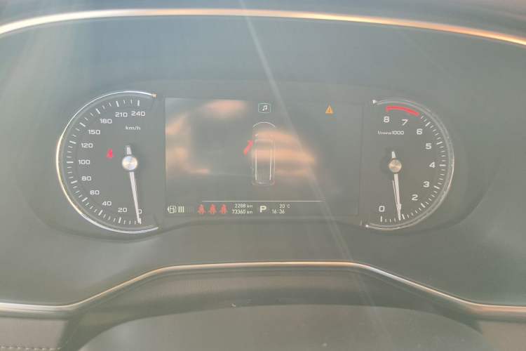 Used Roewe RX8 2019 30T Smart Connectivity Two-Wheel Drive Supreme Flagship Edition Instrument Cluster