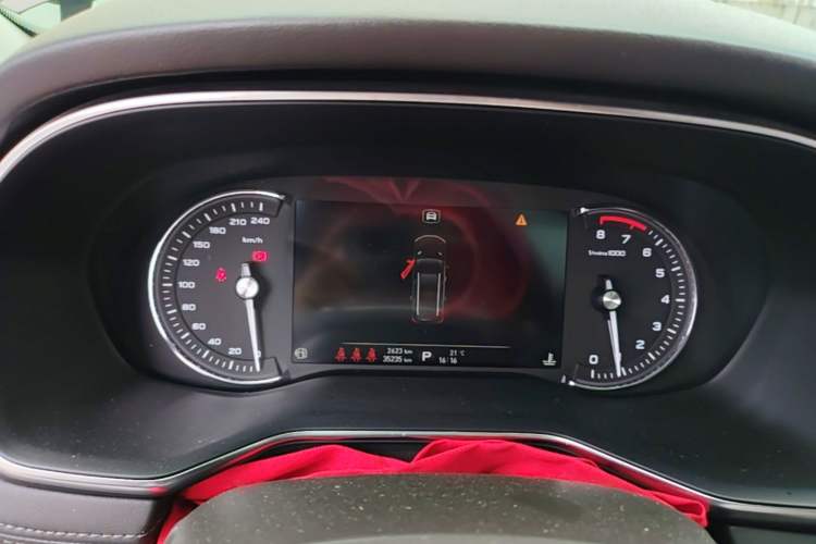 Used Roewe RX8 2019 30T Smart Connectivity Two-Wheel Drive Supreme Flagship Edition Instrument Cluster