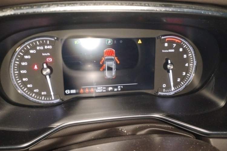 Used Roewe RX8 2019 30T Smart Connectivity Two-Wheel Drive Supreme Flagship Edition Instrument Cluster