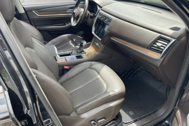 Used Roewe RX8 2019 30T Smart Connectivity Two-Wheel Drive Supreme Flagship Edition Interior 1