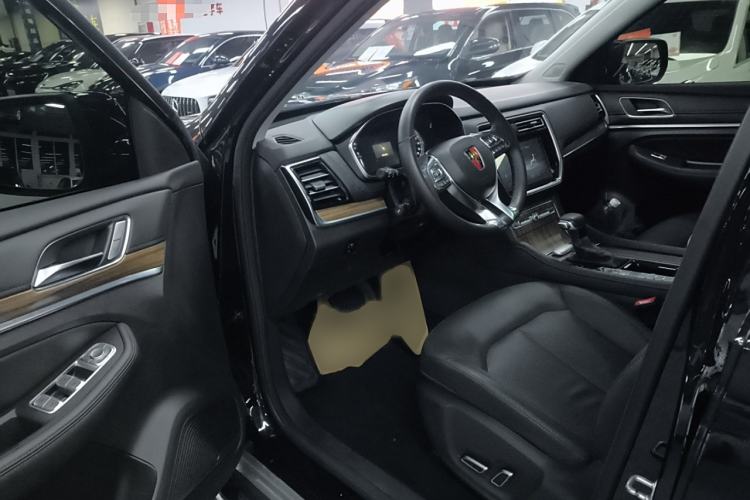 Used Roewe RX8 2019 30T Smart Connectivity Two-Wheel Drive Supreme Flagship Edition Interior 3