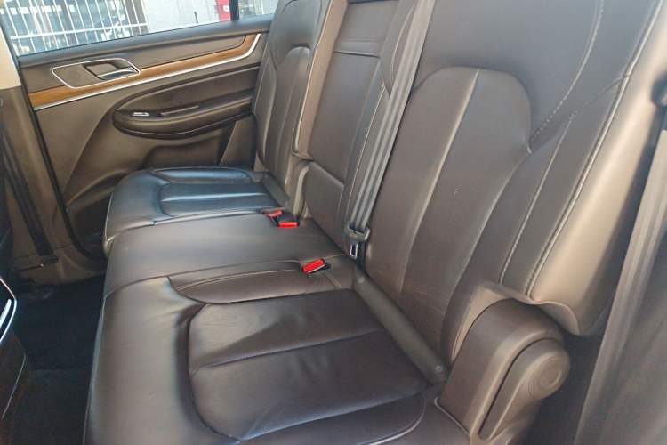 Used Roewe RX8 2019 30T Smart Connectivity Two-Wheel Drive Supreme Flagship Edition Interior 4