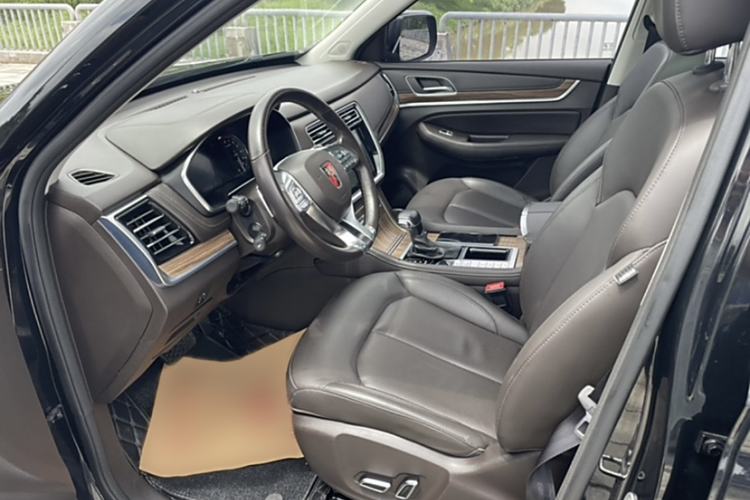 Used Roewe RX8 2019 30T Smart Connectivity Two-Wheel Drive Supreme Flagship Edition Interior 4
