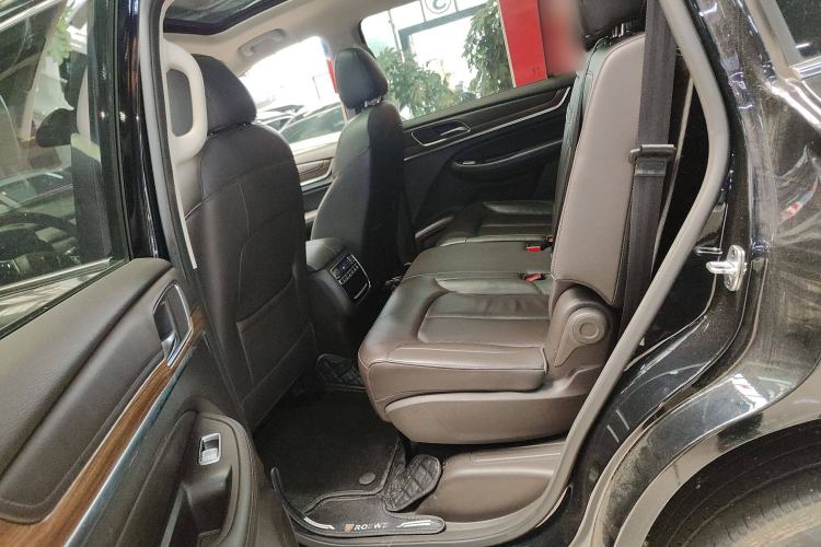 Used Roewe RX8 2019 30T Smart Connectivity Two-Wheel Drive Supreme Flagship Edition Interior 4