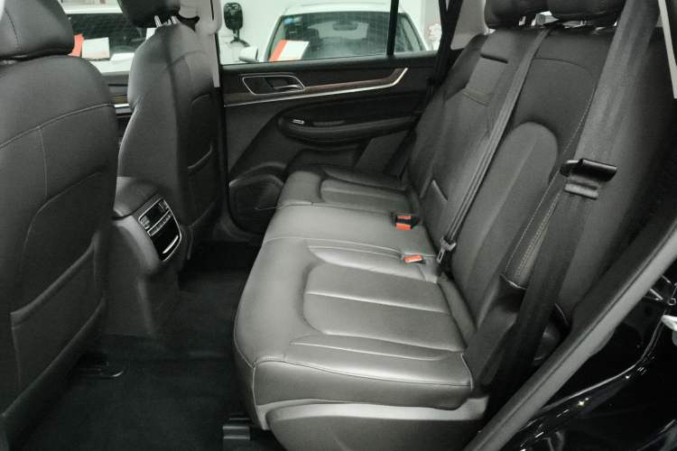 Used Roewe RX8 2019 30T Smart Connectivity Two-Wheel Drive Supreme Flagship Edition Interior 4