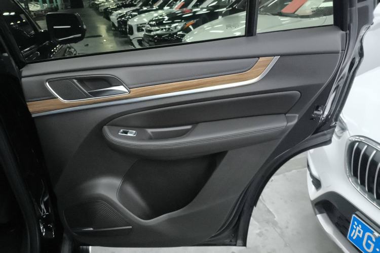 Used Roewe RX8 2019 30T Smart Connectivity Two-Wheel Drive Supreme Flagship Edition Interior 6
